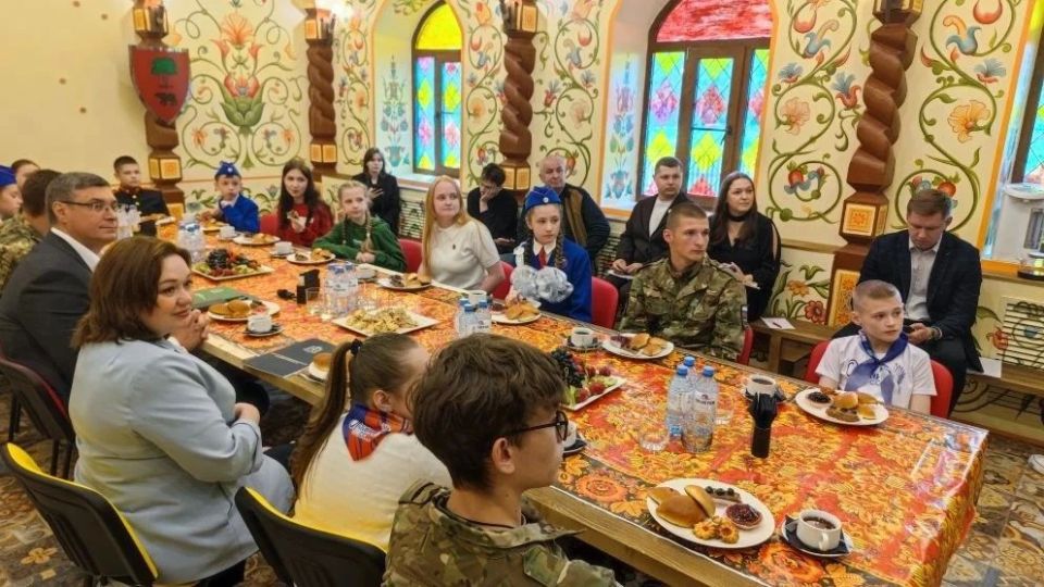 Александр Авдеев встретился с Первыми Александр Авдеев встретился с Первыми