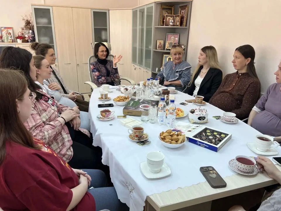 31 мая в Областном перинатальном центре собрались будущие мамы — чтобы поговорить о самом важном: о поддержке семей, здоровье малышей и уверенности в завтрашнем дне 31 мая в Областном перинатальном центре собрались будущие мамы — чтобы поговорить о самом важном: о поддержке семей, здоровье малышей и уверенности в завтрашнем дне