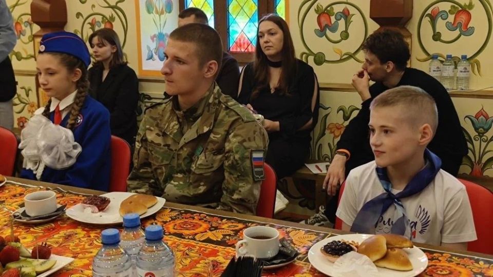 Александр Авдеев встретился с Первыми Александр Авдеев встретился с Первыми