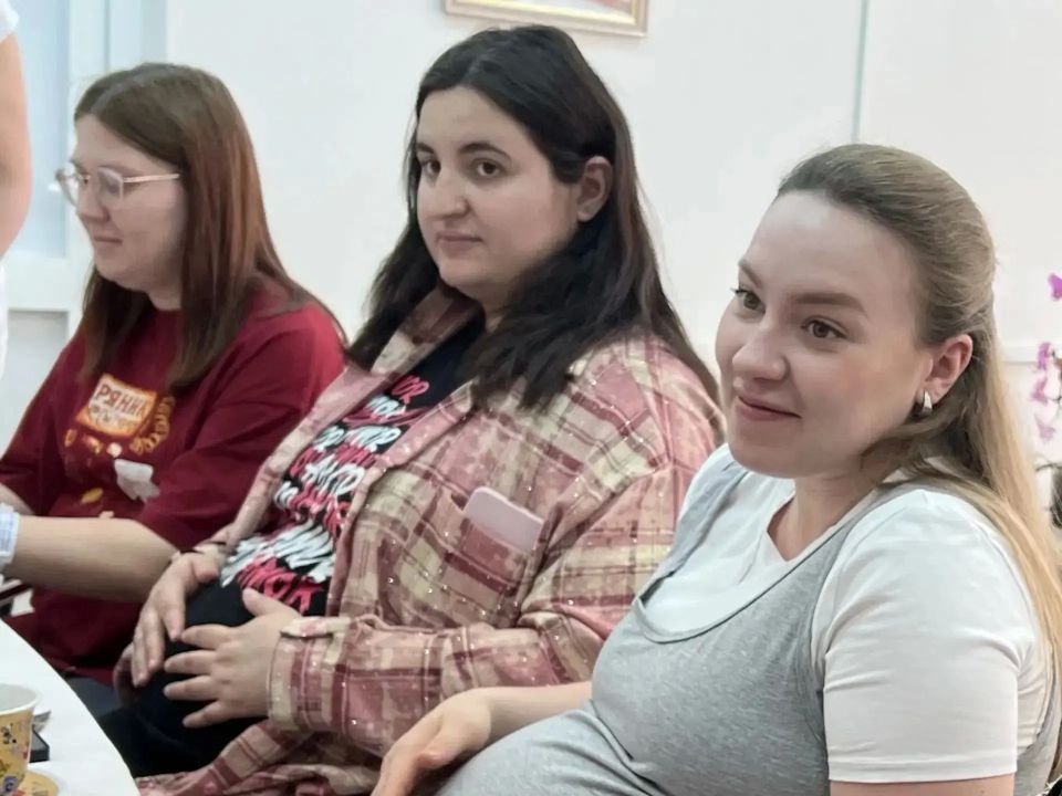 31 мая в Областном перинатальном центре собрались будущие мамы — чтобы поговорить о самом важном: о поддержке семей, здоровье малышей и уверенности в завтрашнем дне 31 мая в Областном перинатальном центре собрались будущие мамы — чтобы поговорить о самом важном: о поддержке семей, здоровье малышей и уверенности в завтрашнем дне