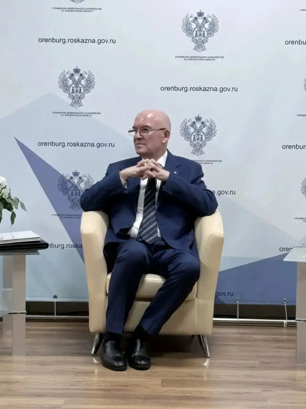 В ходе рабочей поездки в Оренбургскую область заместитель руководителя Федерального казначейства Александр Михайлик и начальник Управления по надзору за аудиторской деятельностью Людмила Муромцева посетили Управление... В ходе рабочей поездки в Оренбургскую область заместитель руководителя Федерального казначейства Александр Михайлик и начальник Управления по надзору за аудиторской деятельностью Людмила Муромцева посетили Управление...