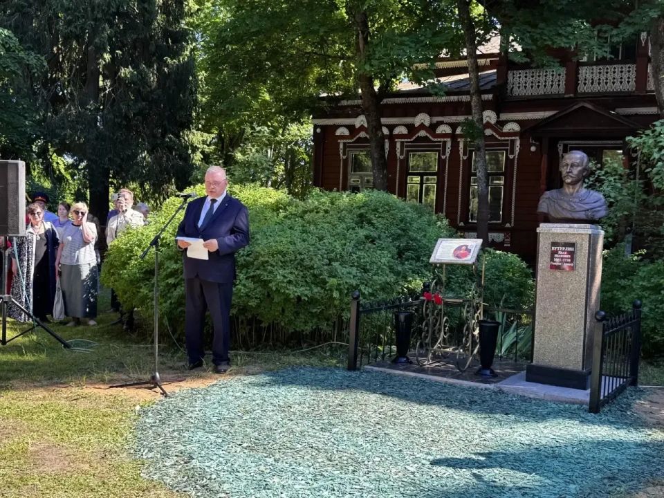 Во Владимирской области состоялись торжественные мероприятия, посвященные 365-летию со дня рождения выдающегося государственного деятеля И.И. Бутурлина Во Владимирской области состоялись торжественные мероприятия, посвященные 365-летию со дня рождения выдающегося государственного деятеля И.И. Бутурлина