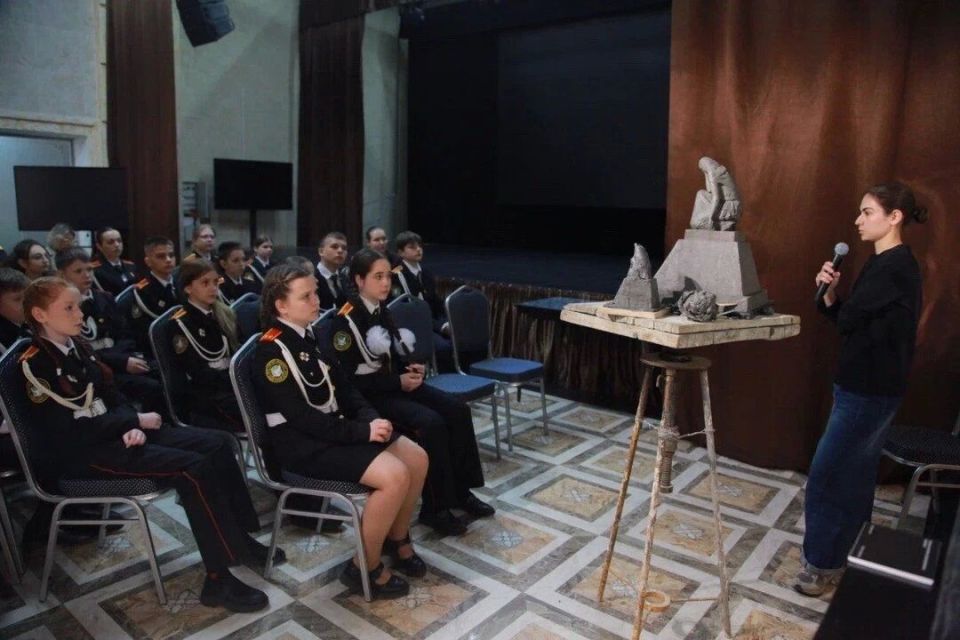 Во Владимирской областной филармонии представители архивов Санкт-Петербурга, Владимирской и Калужской областей обсудили вопросы, посвящённые сохранению исторической памяти о Великой Отечественной войне Во Владимирской областной филармонии представители архивов Санкт-Петербурга, Владимирской и Калужской областей обсудили вопросы, посвящённые сохранению исторической памяти о Великой Отечественной войне