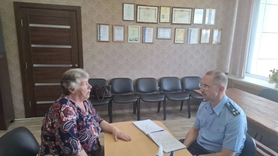 Собинский межрайонный прокурор Андрей Широких провел выездной прием жителей, проживающих в отдаленных населенных пунктах Собинского муниципального округа Собинский межрайонный прокурор Андрей Широких провел выездной прием жителей, проживающих в отдаленных населенных пунктах Собинского муниципального округа