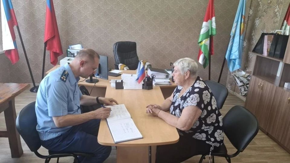 Собинский межрайонный прокурор Андрей Широких провел выездной прием жителей, проживающих в отдаленных населенных пунктах Собинского муниципального округа Собинский межрайонный прокурор Андрей Широких провел выездной прием жителей, проживающих в отдаленных населенных пунктах Собинского муниципального округа