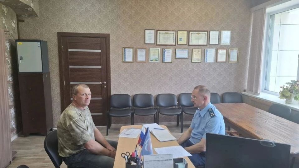 Собинский межрайонный прокурор Андрей Широких провел выездной прием жителей, проживающих в отдаленных населенных пунктах Собинского муниципального округа Собинский межрайонный прокурор Андрей Широких провел выездной прием жителей, проживающих в отдаленных населенных пунктах Собинского муниципального округа