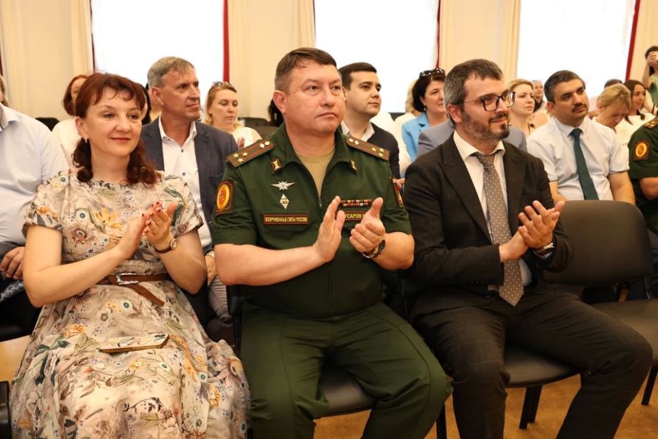 Александр Авдеев: Во Владимире поздравили и наградили сотрудников Владимирского филиала фонда «Защитники Отечества» Александр Авдеев: Во Владимире поздравили и наградили сотрудников Владимирского филиала фонда «Защитники Отечества»