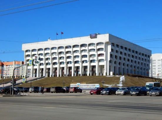 На перекрестке улицы Мира и Октябрьского проспекта меняется схема работы светофора На перекрестке улицы Мира и Октябрьского проспекта меняется схема работы светофора