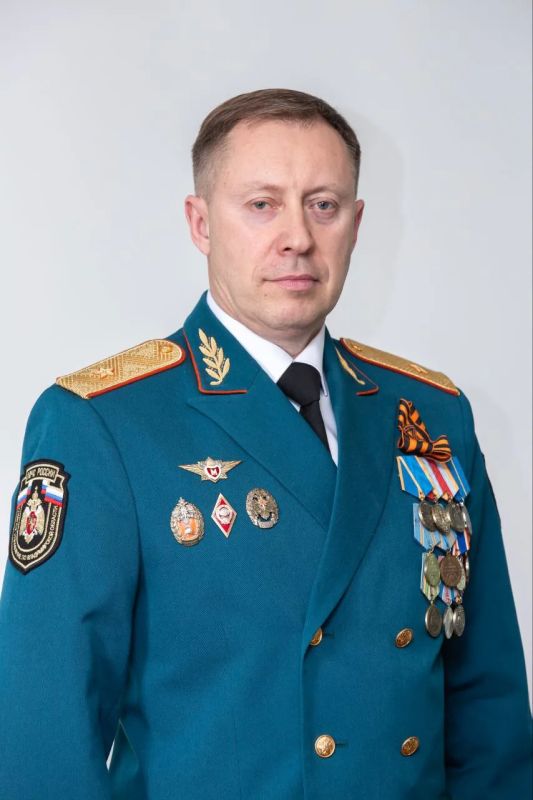 Поздравление начальника Главного управления МЧС России по Владимирской области Алексея Купина с Днём России