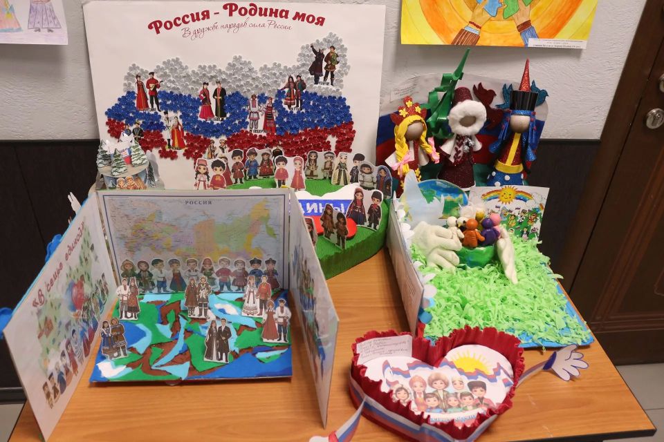 Прокуратурой области в рамках фестиваля «Единство народов России» проведен конкурс рисунков Прокуратурой области в рамках фестиваля «Единство народов России» проведен конкурс рисунков