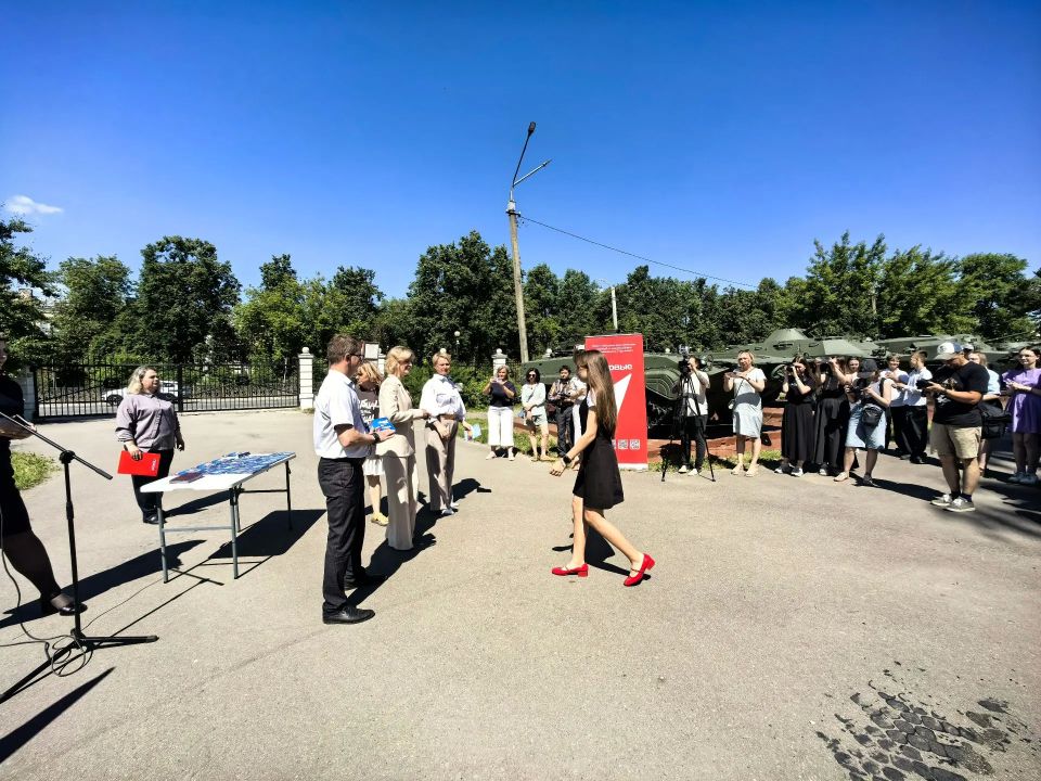 Первые паспорта в главный праздник страны Первые паспорта в главный праздник страны