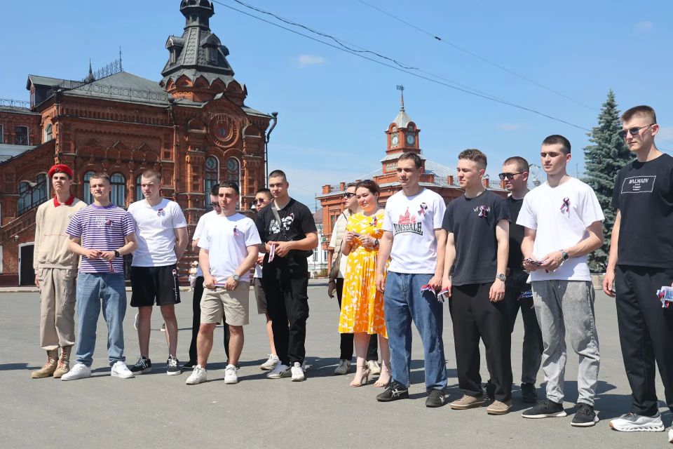 Во Владимирской области прошла патриотическая акция «Россия в моём сердце» Во Владимирской области прошла патриотическая акция «Россия в моём сердце»