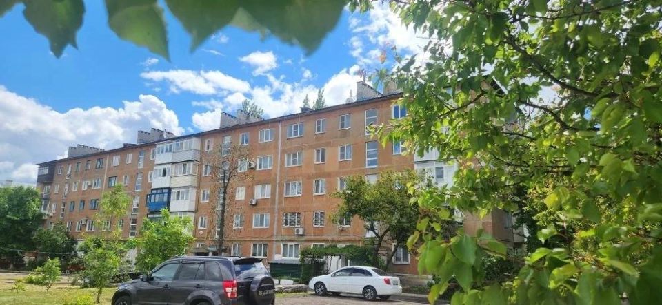 Владимирцы отремонтировали детскую площадку в Кировском Владимирцы отремонтировали детскую площадку в Кировском