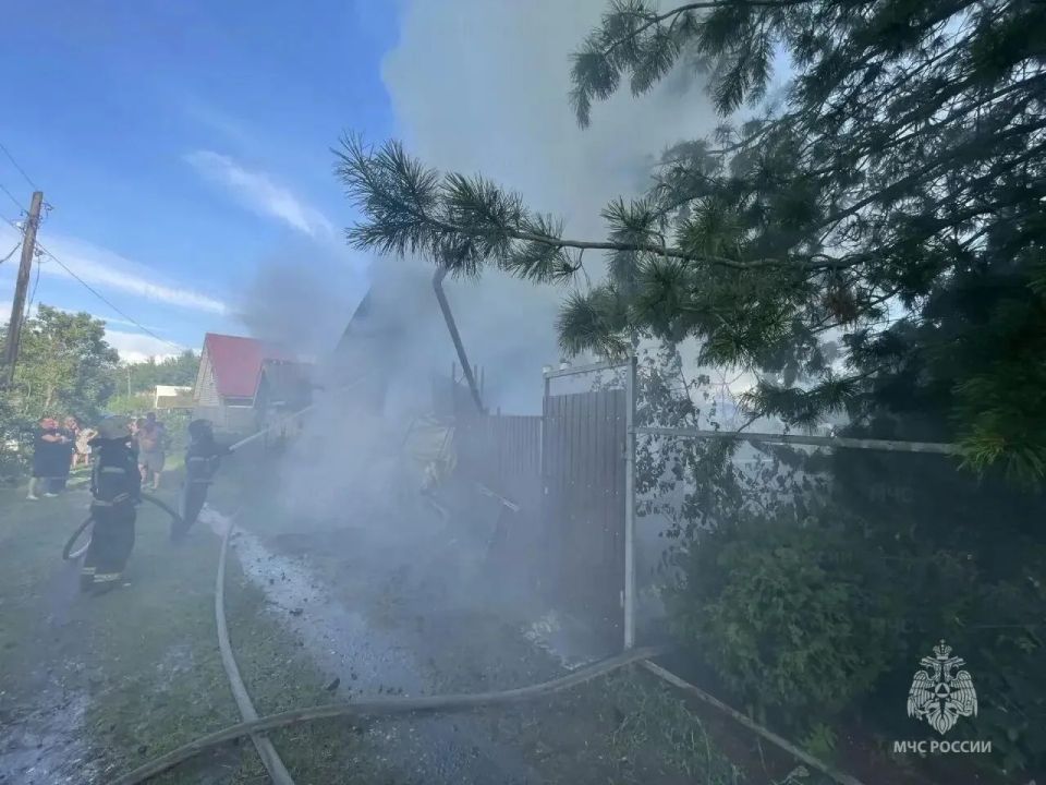 Два человека пострадали на пожаре в СНТ в Лакинске Два человека пострадали на пожаре в СНТ в Лакинске