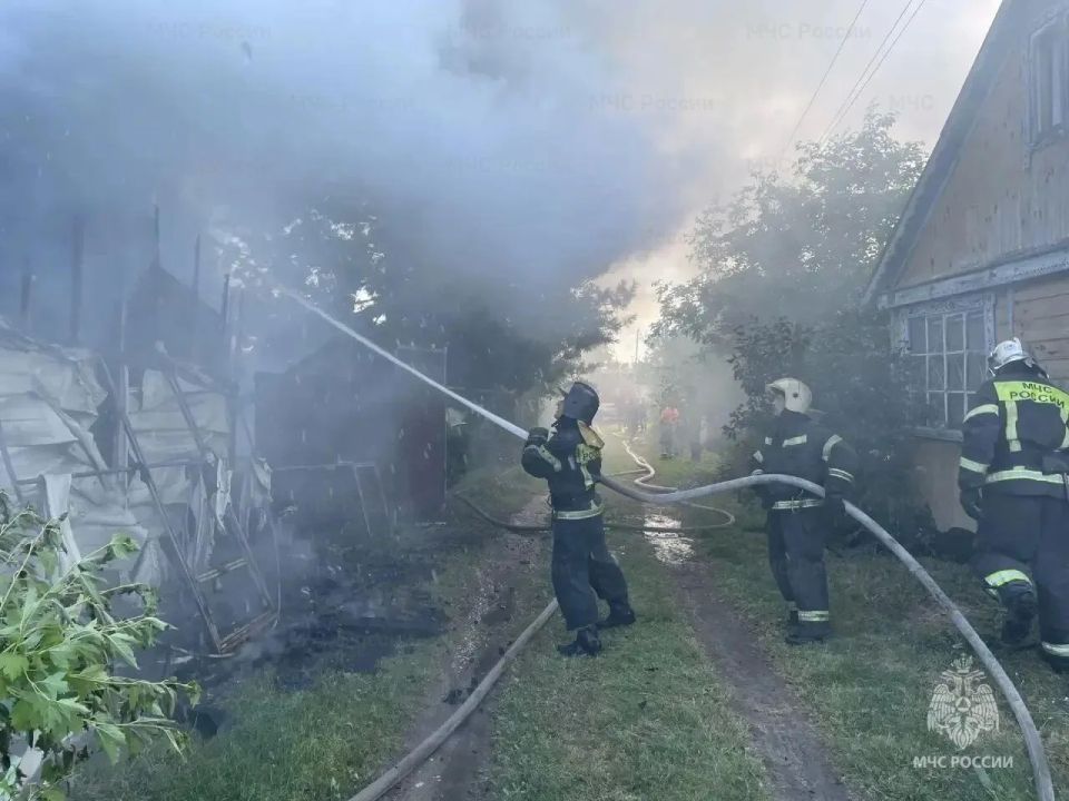 Два человека пострадали на пожаре в СНТ в Лакинске Два человека пострадали на пожаре в СНТ в Лакинске