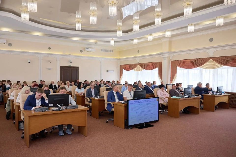 В Законодательном Собрании прошли публичные слушания по исполнению областного бюджета за 2025 год В Законодательном Собрании прошли публичные слушания по исполнению областного бюджета за 2025 год