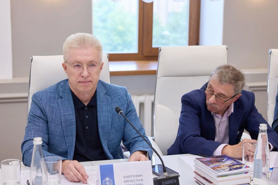 Ольга Хохлова приняла участие в круглом столе, посвященном памяти судьи Андрея Бондаря Ольга Хохлова приняла участие в круглом столе, посвященном памяти судьи Андрея Бондаря