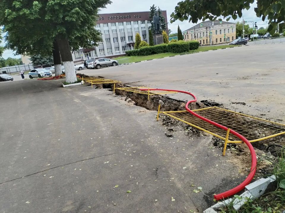 В Александрове прокурор требует от подрядчика надлежащего ведения работ в рамках муниципального контракта В Александрове прокурор требует от подрядчика надлежащего ведения работ в рамках муниципального контракта