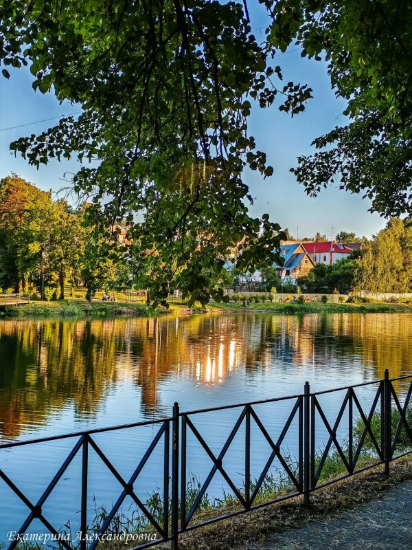 Июньский закат на набережной в Кольчугино… Июньский закат на набережной в Кольчугино…