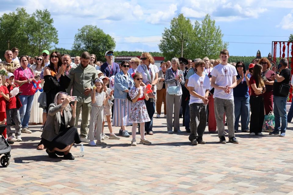 В Петушинском округе отметили День многодетной семьи В Петушинском округе отметили День многодетной семьи