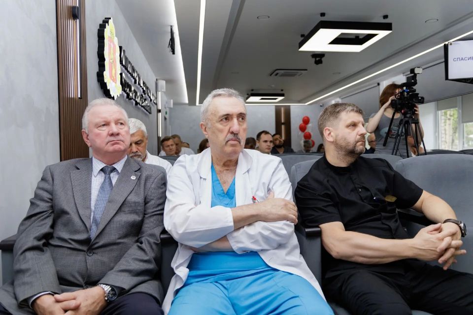 Федеральные эксперты поддержали создание центра экстренной медицинской помощи Федеральные эксперты поддержали создание центра экстренной медицинской помощи