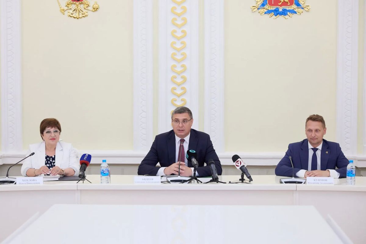 Председатель Законодательного Собрания Владимирской области Ольга Хохлова приняла участие в торжественной церемонии вручения Государственных премий Губернатора Владимирской области в сфере образования Председатель Законодательного Собрания Владимирской области Ольга Хохлова приняла участие в торжественной церемонии вручения Государственных премий Губернатора Владимирской области в сфере образования