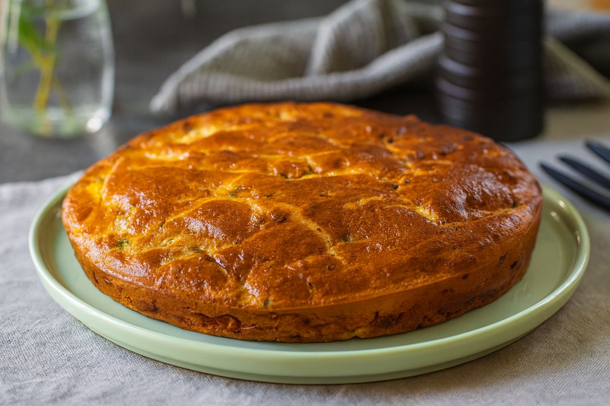 Заливной пирог с капустой и картошкой