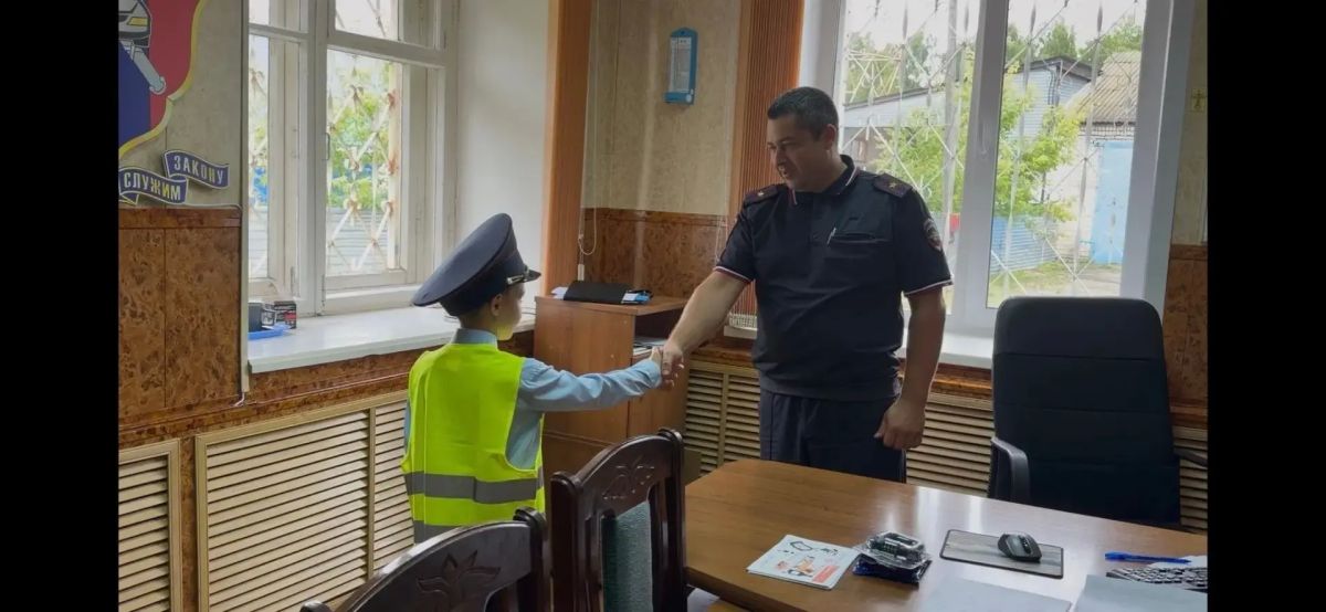 В Камешково сотрудники Госавтоинспекции исполнили мечту юного жителя города В Камешково сотрудники Госавтоинспекции исполнили мечту юного жителя города