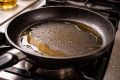 Опасные привычки на кухне: можно ли повторно использовать масло для жарки?