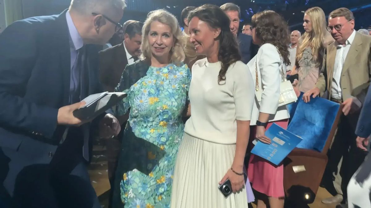 Анна Кузнецова: На главной сцене страны звучат песни о самом главном: о семье, любви и верности! Анна Кузнецова: На главной сцене страны звучат песни о самом главном: о семье, любви и верности!