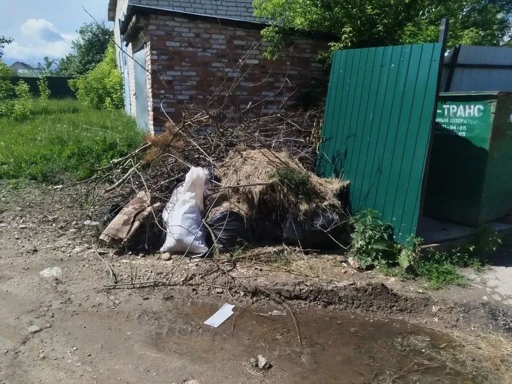 В Красной Горбатке прокурор требует привести контейнерные площадки в надлежащее состояние В Красной Горбатке прокурор требует привести контейнерные площадки в надлежащее состояние