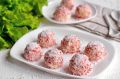 Нежные и хрустящие: закуска "Рафаэлло" из крабовых палочек