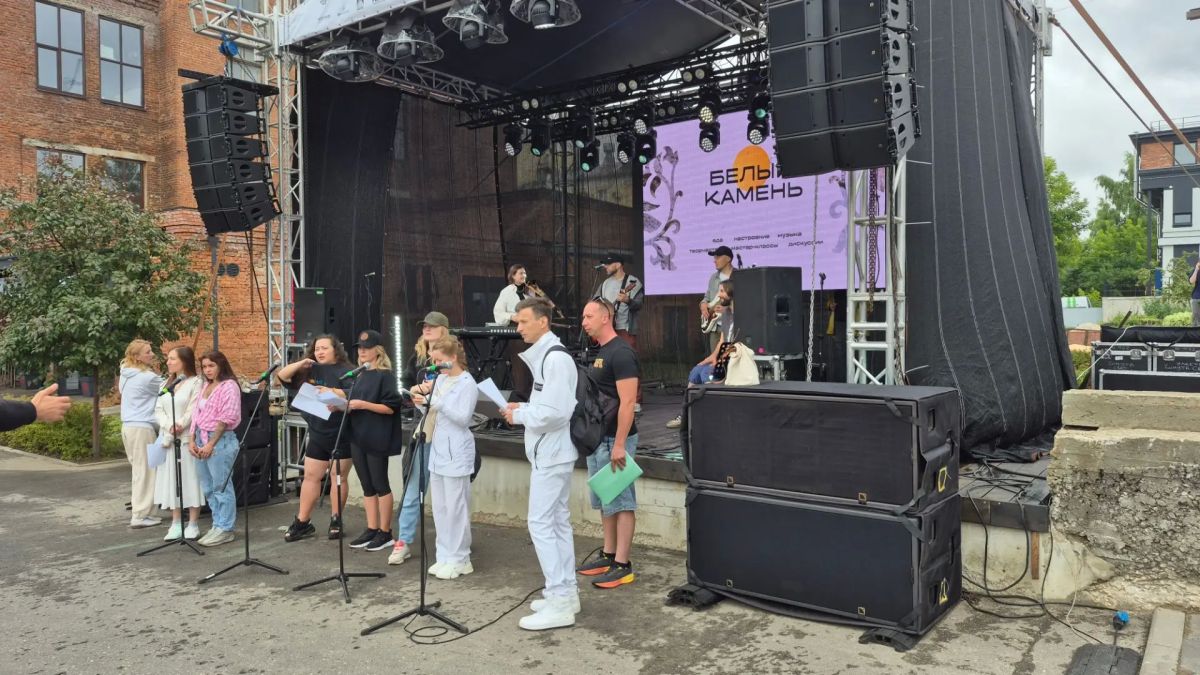 Фестиваль «Белый камень». Прямо сейчас на территории «Музыкальной фабрики» проходит яркий праздник! Вас ждет море интерактивных зон, отличная музыка Фестиваль «Белый камень». Прямо сейчас на территории «Музыкальной фабрики» проходит яркий праздник! Вас ждет море интерактивных зон, отличная музыка