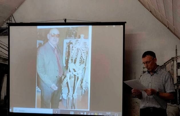 Владимирцы сохраняют память о судмедэксперте и писателе Марке Фурмане Владимирцы сохраняют память о судмедэксперте и писателе Марке Фурмане