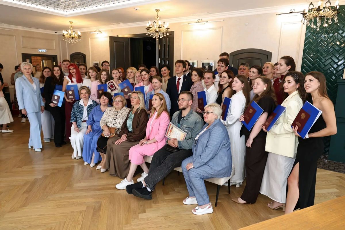 Александр Авдеев: Сегодня ещё 35 выпускников ординатуры Владимирского филиала ПИМУ получили дипломы Александр Авдеев: Сегодня ещё 35 выпускников ординатуры Владимирского филиала ПИМУ получили дипломы