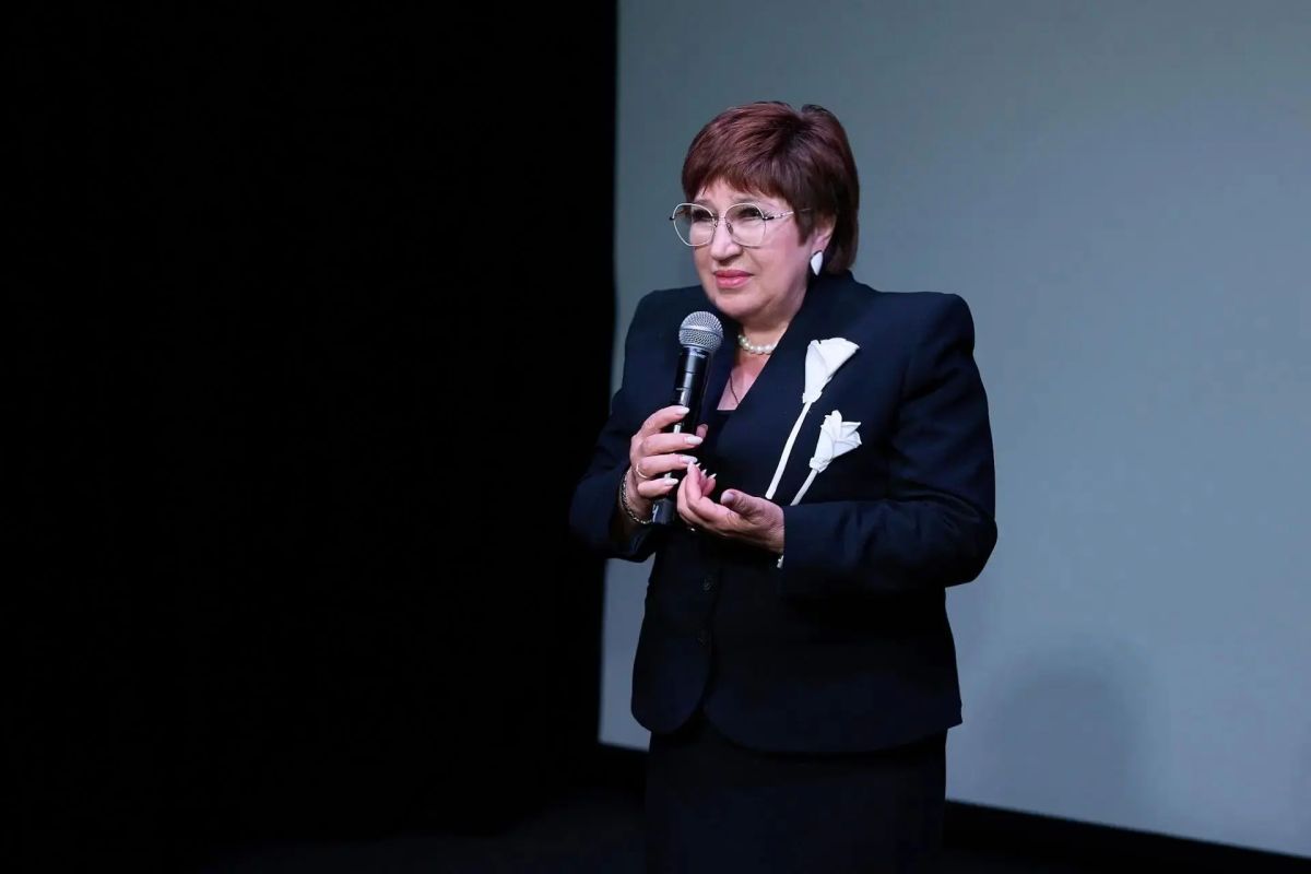Председатель Законодательного Собрания Ольга Хохлова поздравила выпускников Владимирского филиала Приволжского исследовательского медуниверситета с окончанием ординатуры Председатель Законодательного Собрания Ольга Хохлова поздравила выпускников Владимирского филиала Приволжского исследовательского медуниверситета с окончанием ординатуры