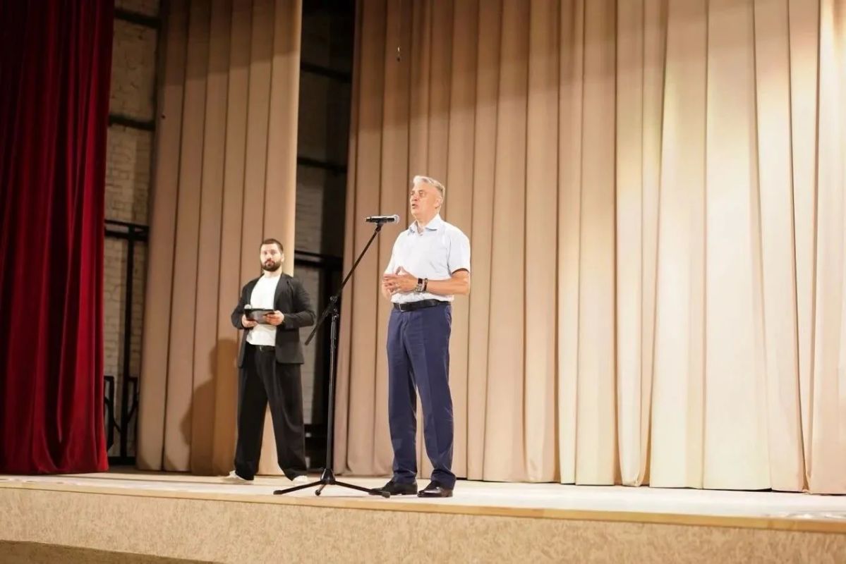 Председатель комитета по социальной политике и здравоохранению Законодательного Собрания Владимирской области Николай Балахин принял участие в торжественном открытии шестого межрегионального детско-юношеского патриотического... Председатель комитета по социальной политике и здравоохранению Законодательного Собрания Владимирской области Николай Балахин принял участие в торжественном открытии шестого межрегионального детско-юношеского патриотического...