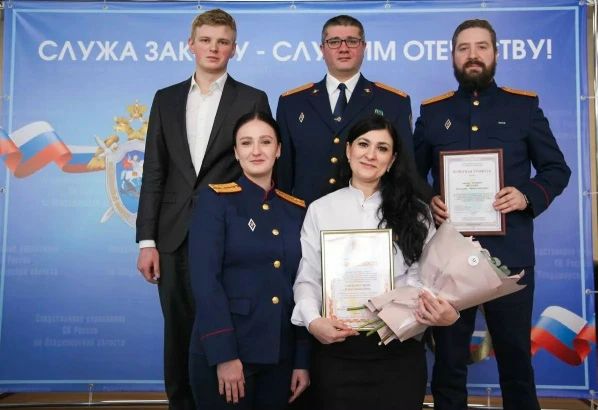 В преддверии Дня сотрудника органов следствия Российской Федерации в газете "Афиша Гусь-Хрустальный" опубликован материал о сотрудниках следственного отдела по г. Гусь-Хрустальный