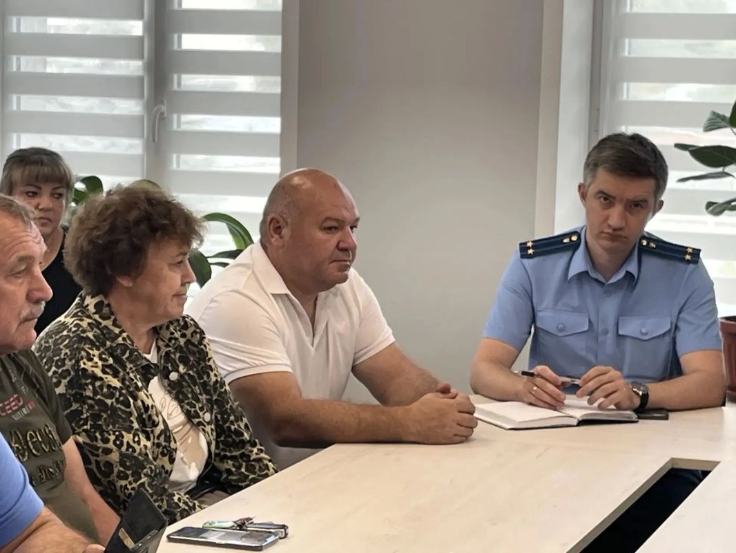 Прокурор Судогодского района Руслан Аннаев и Врио Уполномоченного по защите прав предпринимателей в регионе Виктория Кулыгина провели совместный прием предпринимателей Прокурор Судогодского района Руслан Аннаев и Врио Уполномоченного по защите прав предпринимателей в регионе Виктория Кулыгина провели совместный прием предпринимателей
