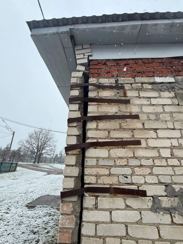 Александровская городская прокуратура добивается приведения зданий, в которых занимаются несовершеннолетние, в соответствие с требованиями закона Александровская городская прокуратура добивается приведения зданий, в которых занимаются несовершеннолетние, в соответствие с требованиями закона