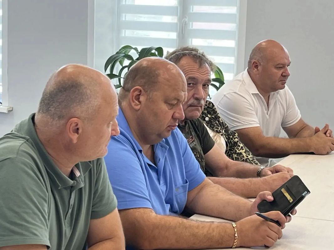 Прокурор Судогодского района Руслан Аннаев и Врио Уполномоченного по защите прав предпринимателей в регионе Виктория Кулыгина провели совместный прием предпринимателей Прокурор Судогодского района Руслан Аннаев и Врио Уполномоченного по защите прав предпринимателей в регионе Виктория Кулыгина провели совместный прием предпринимателей