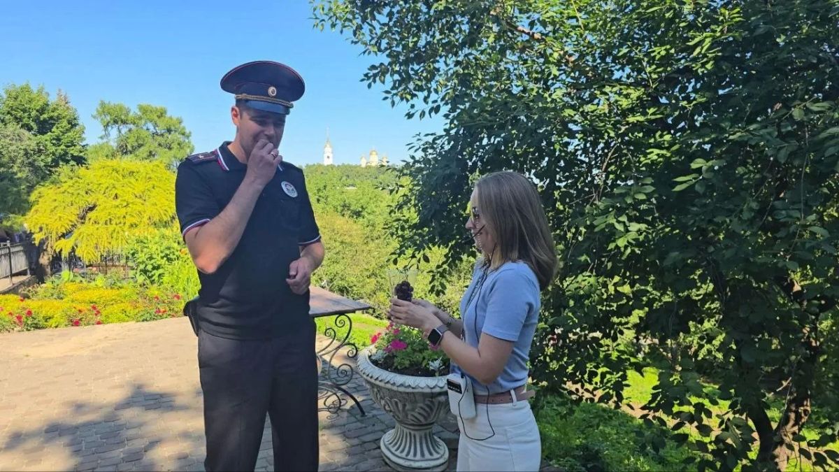 Ирина Волк: Друзья, в России поспела вишня — один из символов русской культуры, – помните чеховский «Вишнёвый сад»? Сегодня вишня ассоциируется ещё и с двумя яркими фестивалями — «Вишневарово» в Тамбовской области и... Ирина Волк: Друзья, в России поспела вишня — один из символов русской культуры, – помните чеховский «Вишнёвый сад»? Сегодня вишня ассоциируется ещё и с двумя яркими фестивалями — «Вишневарово» в Тамбовской области и...
