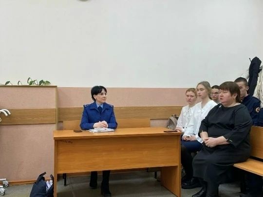 В Судогде прокурор района Руслан Аннаев рассказал местному печатному изданию об основных направлениях работы надзорного ведомства В Судогде прокурор района Руслан Аннаев рассказал местному печатному изданию об основных направлениях работы надзорного ведомства