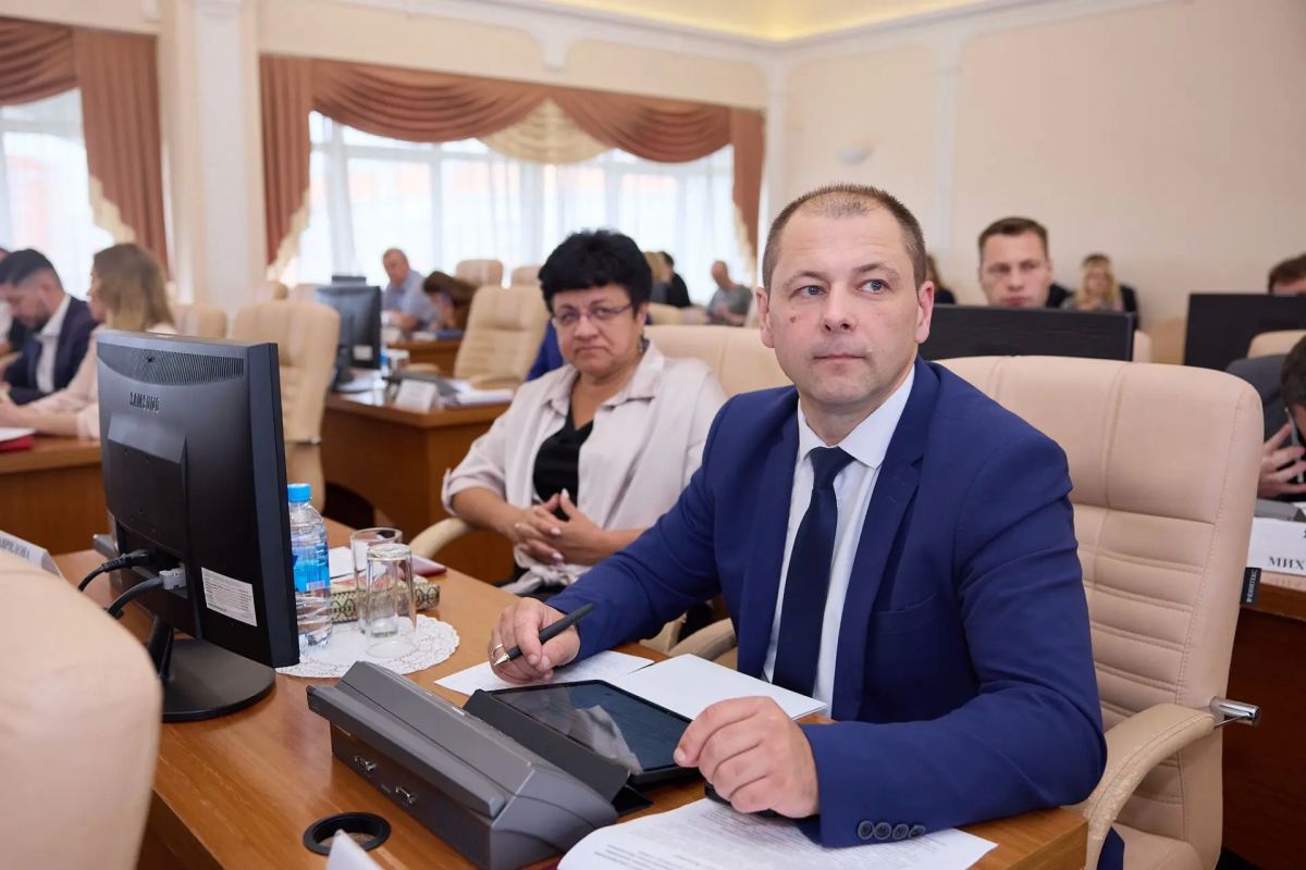 Председатель Законодательного Собрания Владимирской области Ольга Хохлова на заключительном заседании весенней сессии традиционно подвела итоги, обозначив ключевые результаты деятельности Председатель Законодательного Собрания Владимирской области Ольга Хохлова на заключительном заседании весенней сессии традиционно подвела итоги, обозначив ключевые результаты деятельности