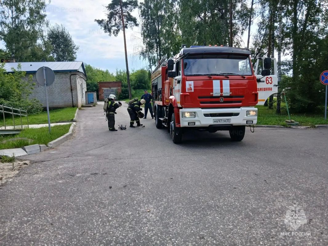 На базе Камешковской ЦРБ прошло пожарно-тактическое учение На базе Камешковской ЦРБ прошло пожарно-тактическое учение