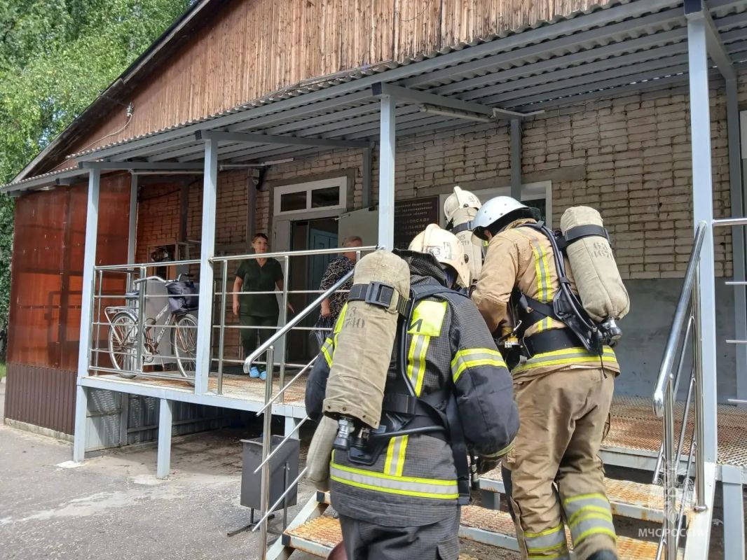 На базе Камешковской ЦРБ прошло пожарно-тактическое учение На базе Камешковской ЦРБ прошло пожарно-тактическое учение