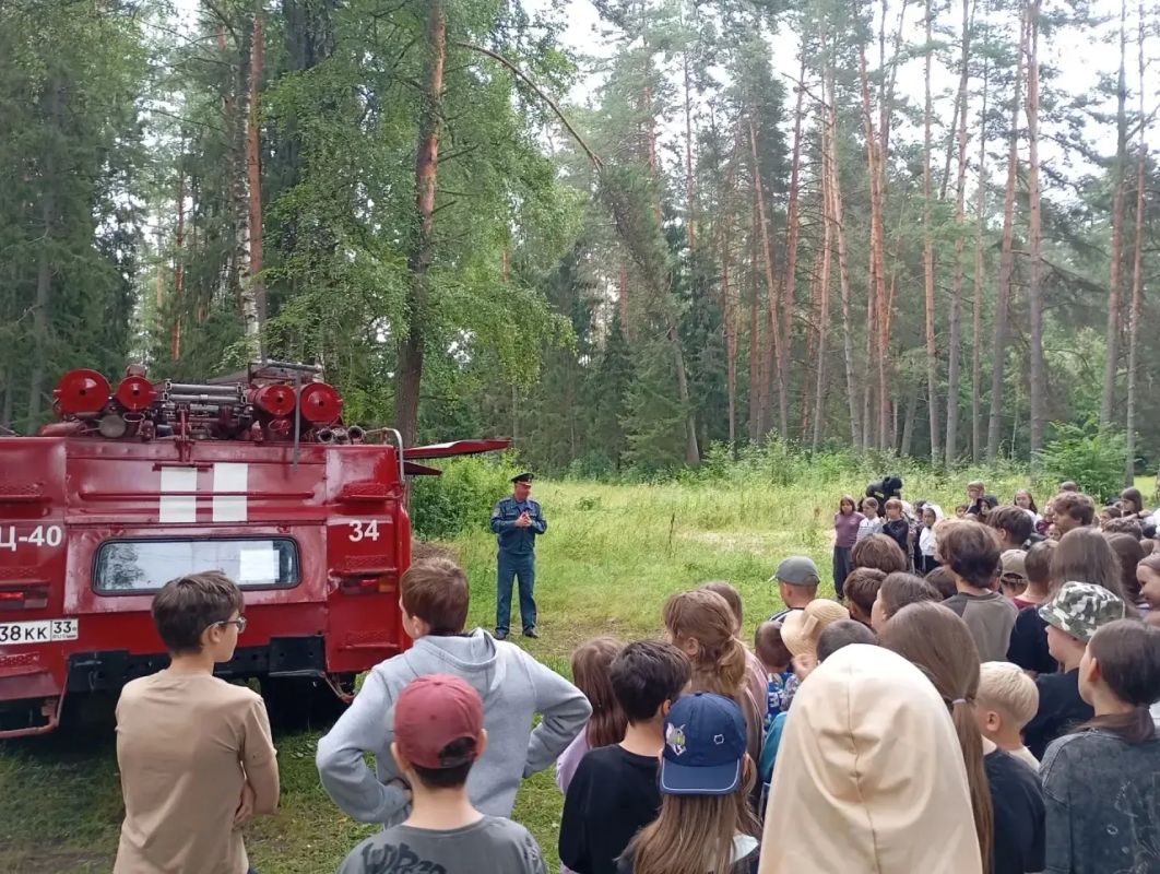 Более 10 000 детей в оздоровительных лагерях области изучили основы безопасной жизнедеятельности Более 10 000 детей в оздоровительных лагерях области изучили основы безопасной жизнедеятельности