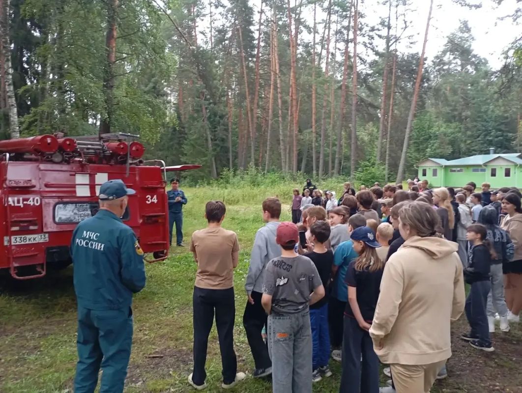 Более 10 000 детей в оздоровительных лагерях области изучили основы безопасной жизнедеятельности Более 10 000 детей в оздоровительных лагерях области изучили основы безопасной жизнедеятельности