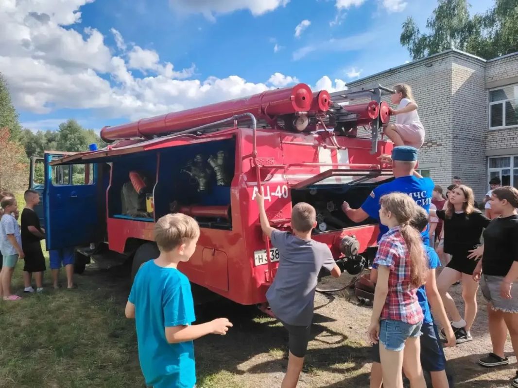 Более 10 000 детей в оздоровительных лагерях области изучили основы безопасной жизнедеятельности Более 10 000 детей в оздоровительных лагерях области изучили основы безопасной жизнедеятельности