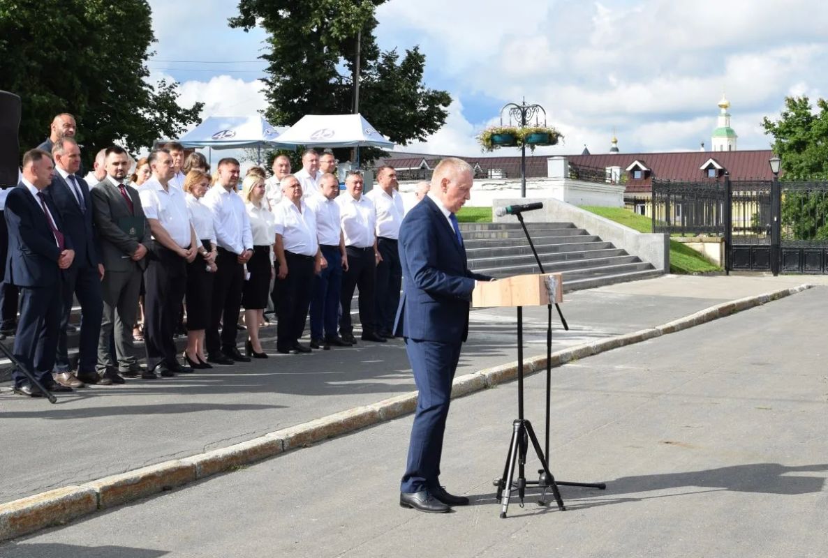 Вадим Минаев поздравил сотрудников Спецсвязи с профессиональным праздником Вадим Минаев поздравил сотрудников Спецсвязи с профессиональным праздником